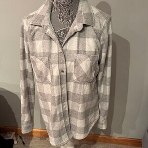 beachlunchlounge Gray Plaid Button-Down Shacket